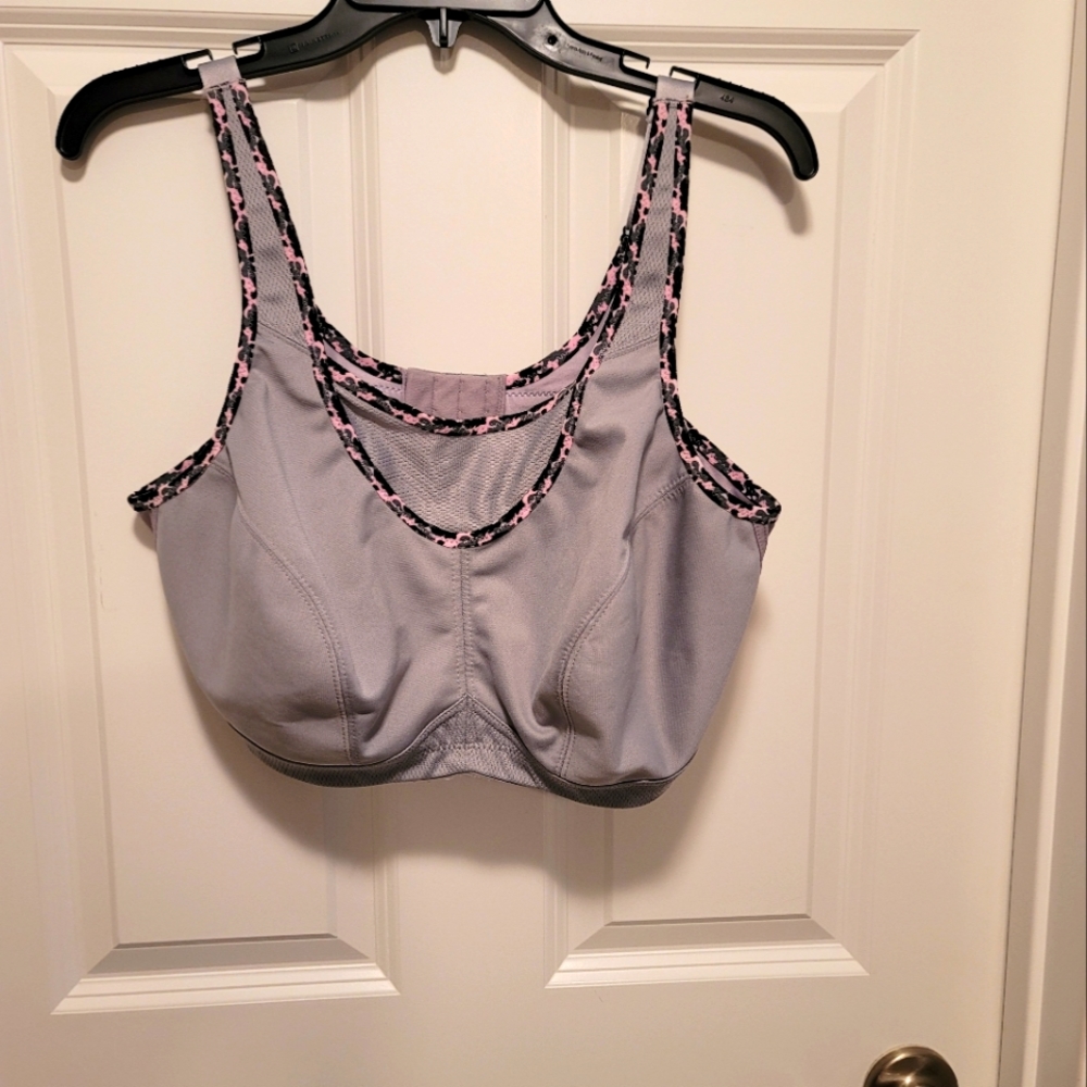 Glamorise Full-Figure No-Bounce Camisole Wireless Sports Bra 44C